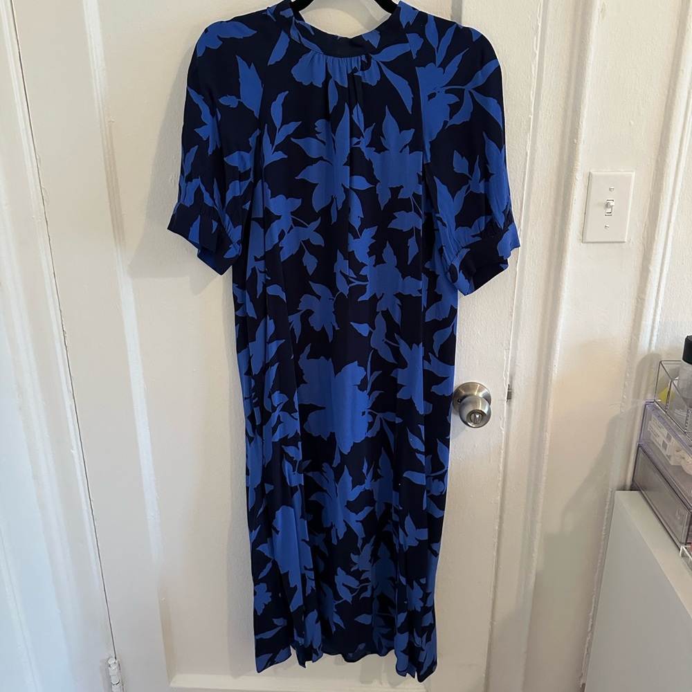 Floral Anthropologie midi dress size small. Great condition!